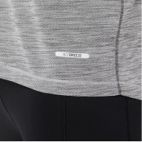 Camiseta Asics Road SS Top Gris